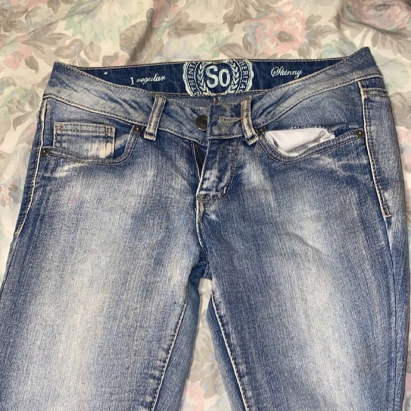 Selling 4 pairs of jeans for $60! - Picture 2 of 9